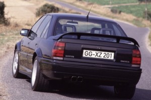 20 Jahre Lotus Omega – Der Alpha unter den Omega