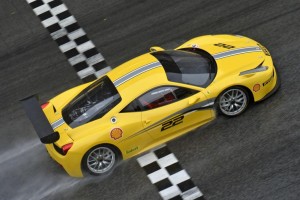 Ferrari 458 Challenge Evoluzione – Auf in die Saison 2014