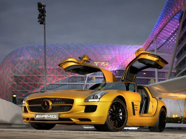 AMG auf der Dubai International Motor Show AMG auf der Dubai International Motor Show