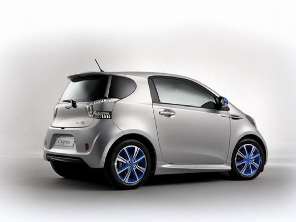 Aston Martin Cygnet & Colette Aston Martin Cygnet & Colette