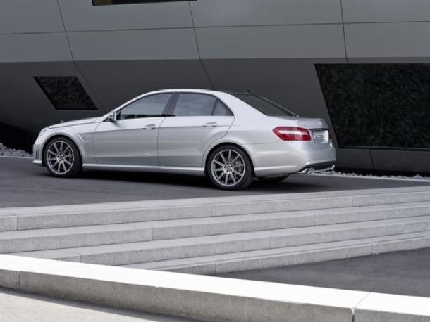E 63 AMG (W212)) 2011 E 63 AMG (W212)) 2011