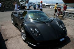 Wundervolle Formensprache am Hafen