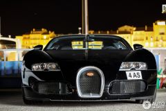 Bugatti Veyron am Hafen
