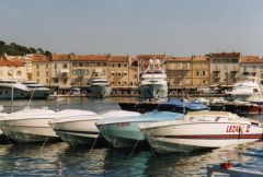 ....noch ist es ruhig im Hafen