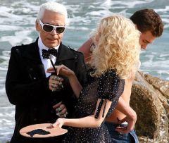 Der Meister am Beach bei der Vorbereitung zu einem Shooting.