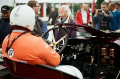 Vor der Gleichmäßigkeitsprüfung für Pre War-Fahrzeuge (OK, nicht ganz korrekt, es waren auch einige wenige Autos aus den späten 40ern und frühen 50ern dabei) nutzte ich die Gelegenheit, mir im Fahrerlager einige dieser faszinierenden Wagen näher anzusehen