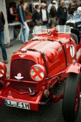 Einer der raren Aston Martin 2 litre Speed, hier mit zweisitziger Abbey-Karosserie