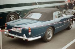 Auf dem Weg zur Mercedes-Arena entdeckte ich diesen wunderbaren Aston Martin Convertible.