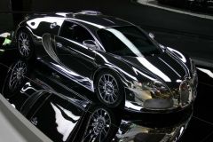 Bugatti Veyron in der AutoStadt in Wolfsburg
