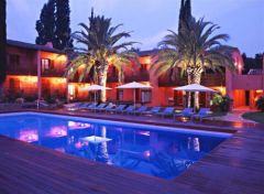 Benkirai Hotel, wunderschönes, optisch asiatisch angehauchtes Hotel etwas von der Innenstadt entfernt.