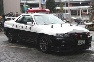 Polizei-Nissan-Skyline-729x486-1f671e2cc5172429.jpg