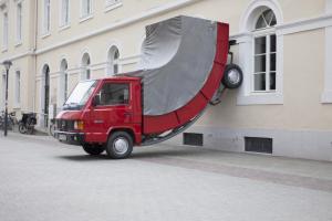 2015-erwin-wurm-truck.thumb.jpg.2d9c3826
