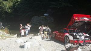 Japanese-man-goes-camping-with-his-Ferrari-F40-8.jpg