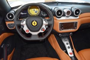 Ferrari California T rot beige neu 004.JPG