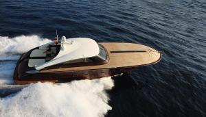 aguti20m_motoryacht-Exterior_11.jpg