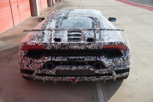 2017-Lamborghini-Huracan-Performante-prototype-rear-end-03.jpg