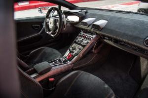 2017 Lamborghini Huracan Performante prototype interior.jpg