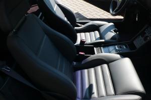 Ferrari Sitze , klebrige Teile , 10.05.2017 010.JPG