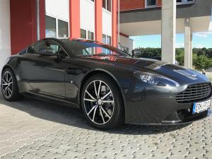 39_Aston Martin Vantage S.JPG