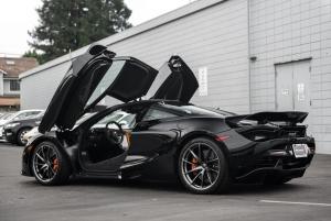 720s schwarz.jpg