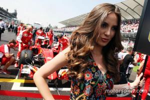 f1-mexican-gp-2015-grid-girl-for-sebastian-vettel-ferrari-sf15-t.thumb.jpg.a2cd859fca4da20ffe0c7fa8509623ef.jpg