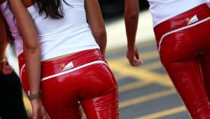 ferrari-trumpft-auch-mit-eigenen-grid-girls-auf-.thumb.jpg.8f846bfaaba07f288eeda3f86fc5e2a8.jpg