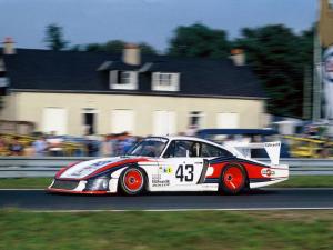 porsche_935_78_moby_dick_7.thumb.jpg.a88431fc3b1ead5b27e516994a636d00.jpg