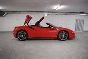 216065-Ferrari-488-Spider-Rot-Exterior-79.jpg