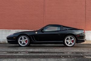 2005-Ferrari-575-Superamerica_5.thumb.jpg.3e54001a8d2b981a7a6f8baa59e20e7b.jpg