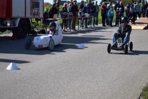 932399164_Seifenkistenrennen2018048.thumb.JPG.23a820cdf8406b0dfe8fd05379e5a069.JPG
