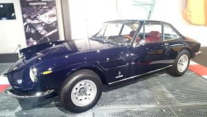 Ferrari 330 GTC Bild 1.jpg