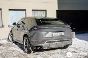 lamborghini-urus-c139724122018215410_9.jpg