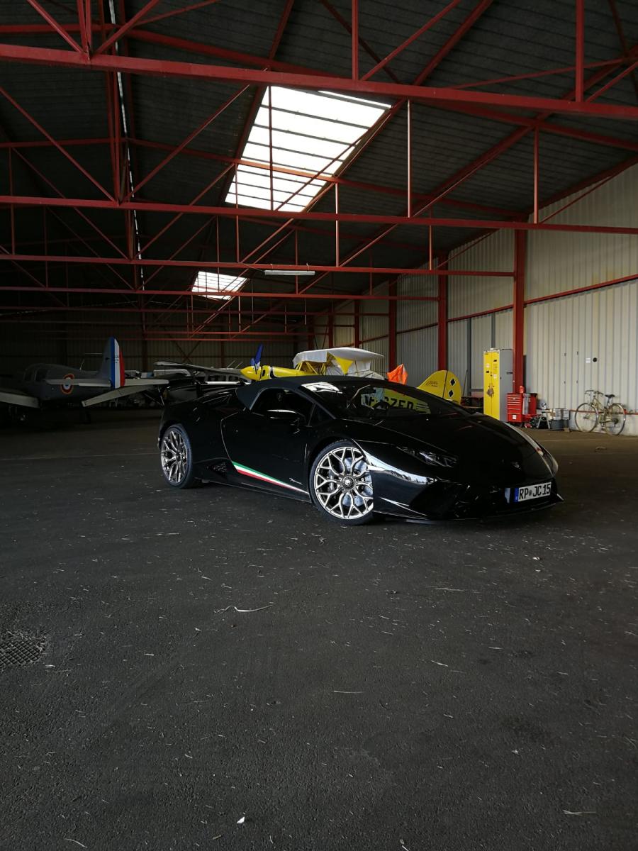 Lamborghini Huracán Performante Sypder BLACK BEAUTY