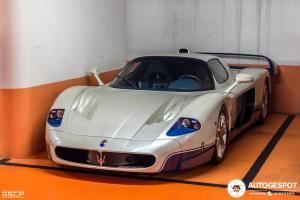 maserati-mc12-c653521042019180254_3.jpg