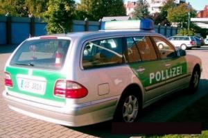 Pollizei.thumb.jpg.1443a74db5809566f9b8eff20138dc0b.jpg