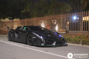 lamborghini-veneno-lp750-4-roadster-c895112082019235824_1.jpg
