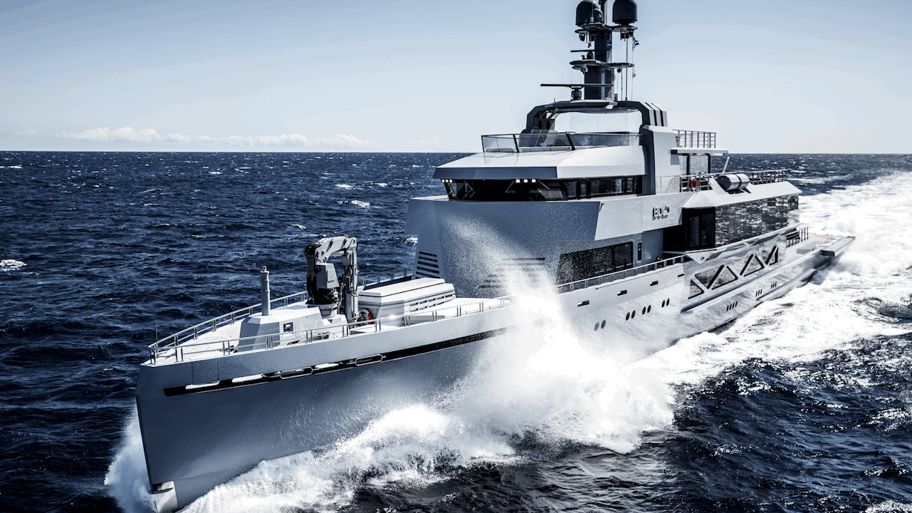 r4OQruwYScO4FY9Yyg87_BOLD-superyacht-Guillaume-Plisson-10-2560x1440.gif