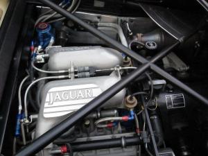 ex-brunei-royal-family-jaguar-xj220-up-for-auction_100489319_h.jpg