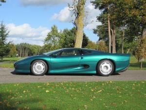 ex-brunei-royal-family-jaguar-xj220-up-for-auction_100489322_h.jpg
