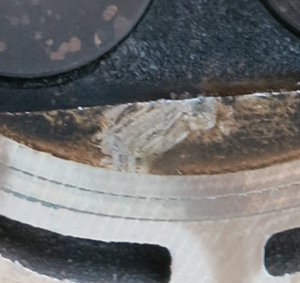 2016-07-22 Motorschaden Einschlagstelle Kolben.png