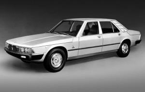 1974_Bertone_Maserati_Quattroporte-II_1.thumb.jpg.c48782fb7f6819bac66fbe9a93c7ef95.jpg