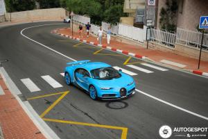 bugatti-chiron-c813729082021101854_1.thumb.jpeg.2501628e024395e9640ea9cb39a039a0.jpeg