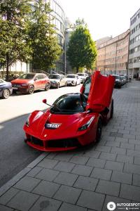 ferrari-laferrari-c293419092021140042_1.thumb.jpeg.0db97a259e995da3386947ef2e43f7df.jpeg