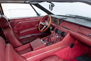 lamborghini_jarama_radio.thumb.jpg.be46ded5bc0d1e3c28569e30a15847d8.jpg