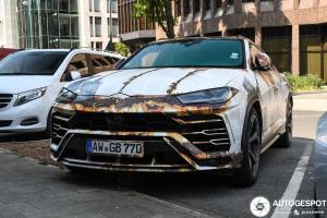 lamborghini-urus-c850119012022183240_1.jpeg
