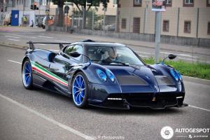 pagani-huayra-tricolore-c251128012022091312_1.jpeg