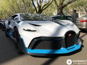 bugatti-divo-c928530042022173943_1.jpeg