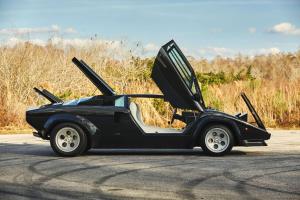 Countach-lp400s-04.thumb.jpg.e5f8b07e4cb31cbe236b5d89a4439a18.jpg