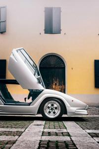 Lamborghini-Countach-25th-Bild-01.thumb.jpg.6afa82bfcc7a372465dc20163046089a.jpg
