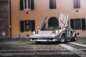 Lamborghini-Countach-25th-Bild-04.thumb.jpg.b4e3dc8fbd723a6d85f3618fb4c55efd.jpg